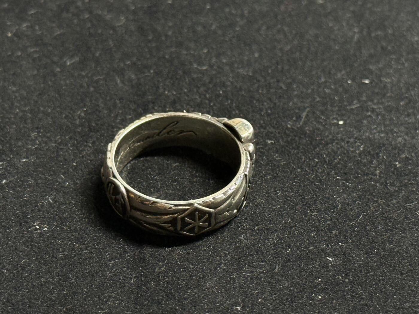 欢庆元旦！戎马世界章牌大赏第109期元旦大拍 德国二战荣誉骷髅戒指，银制复刻