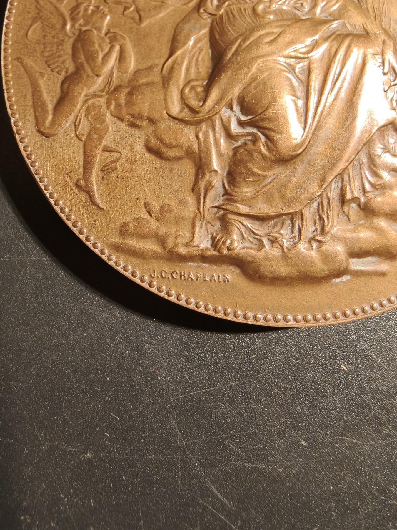 老王徽章第171期 法国《功绩》主题大铜章     大师夏普兰作品     直径68mm     重量153.2g