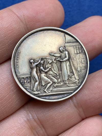 《竞宝斋》第449场 周日，周一，周二  3场连拍 （全场包邮，欢迎送拍） - 婚礼银章 背面无刻字 12克 30.2mm 手指银标