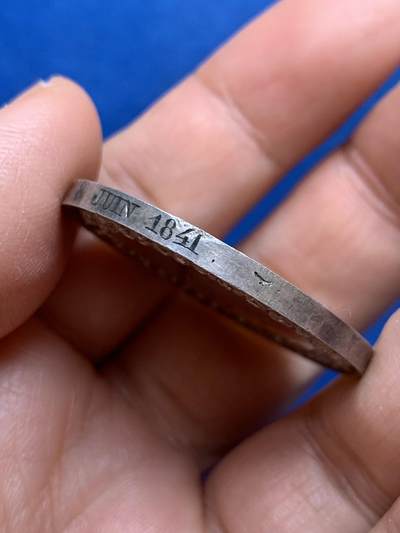 《竞宝斋》第449场 周日，周一，周二  3场连拍 （全场包邮，欢迎送拍） 婚礼银章 22.35克 36mm 1841 神灯边铭 周边刻字