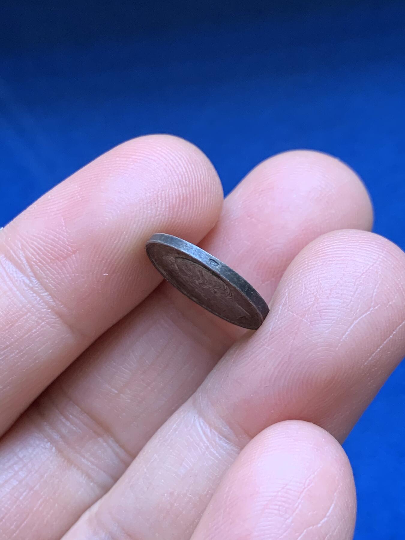 《竞宝斋》第449场 周日，周一，周二  3场连拍 （全场包邮，欢迎送拍） 法国1856年拿破仑四世洗礼纪念银章，正面拿破仑四世，背面拿破仑三世夫妇头像，15.8mm，1.84克