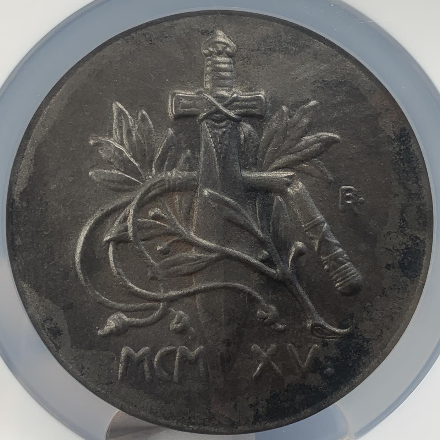 掌中浮雕-藏着的欧洲第047场 NGC MS61 : 1915年8月6日一战德国巴伐利亚公爵利奥波德占领华沙纪念铁质纪念章， 93mm，罕见！  边戳：德国DS系列#081号——边戳#29  ,NGC超大盒子