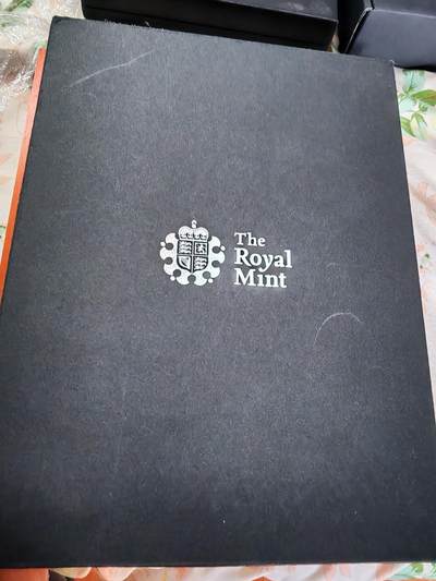 长老汇蛇年精选第八十五场拍卖 - 2008英国盾徽7枚套装首发年精制加厚银币，85.87克925银，盒证全，3000套，书式大盒