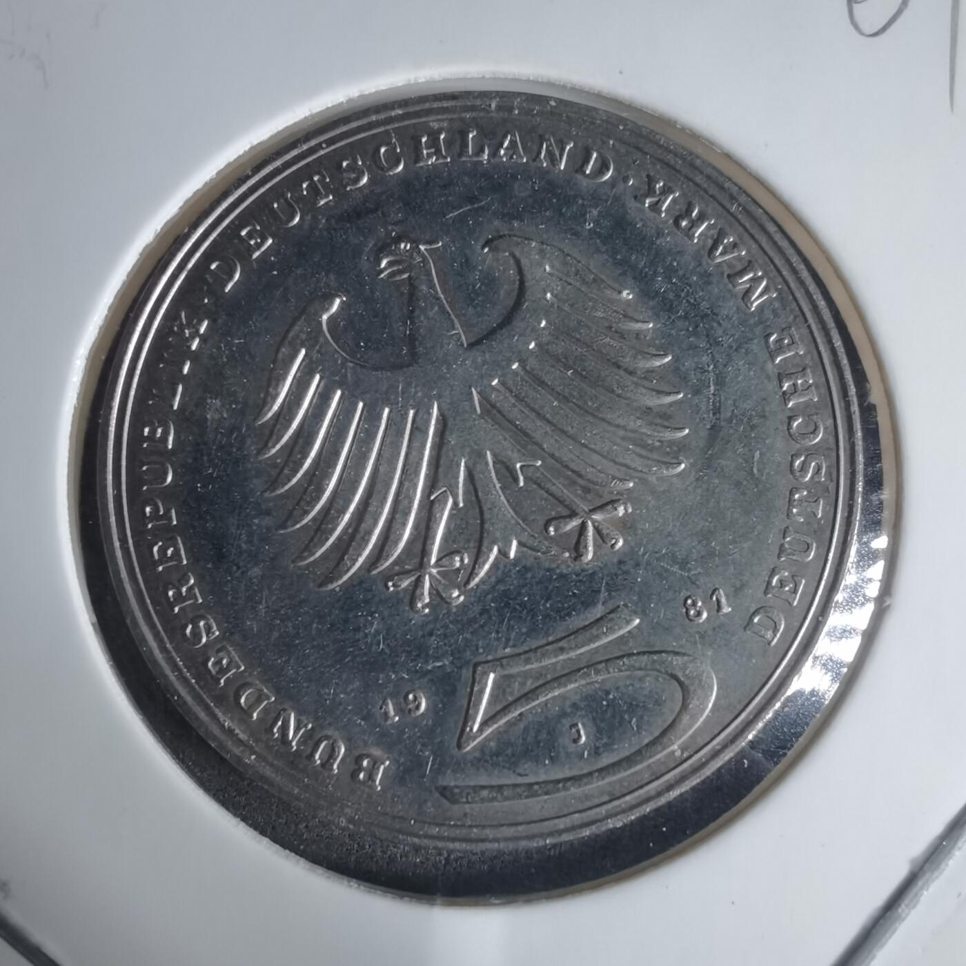 沼泽如烟--第940场 佛国1981年5马克纪念币