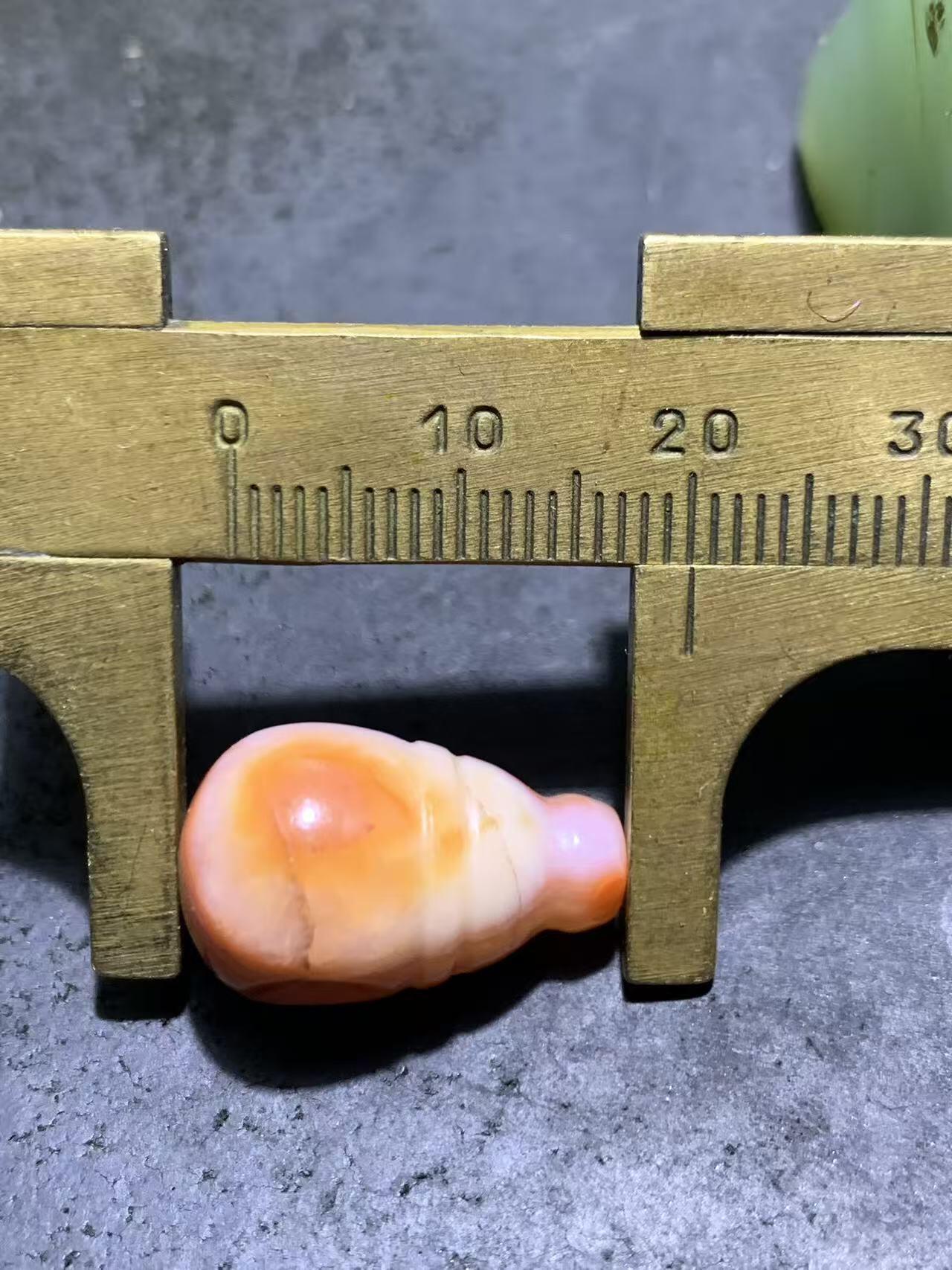 川料南红玛瑙通货一体佛头三通一个，