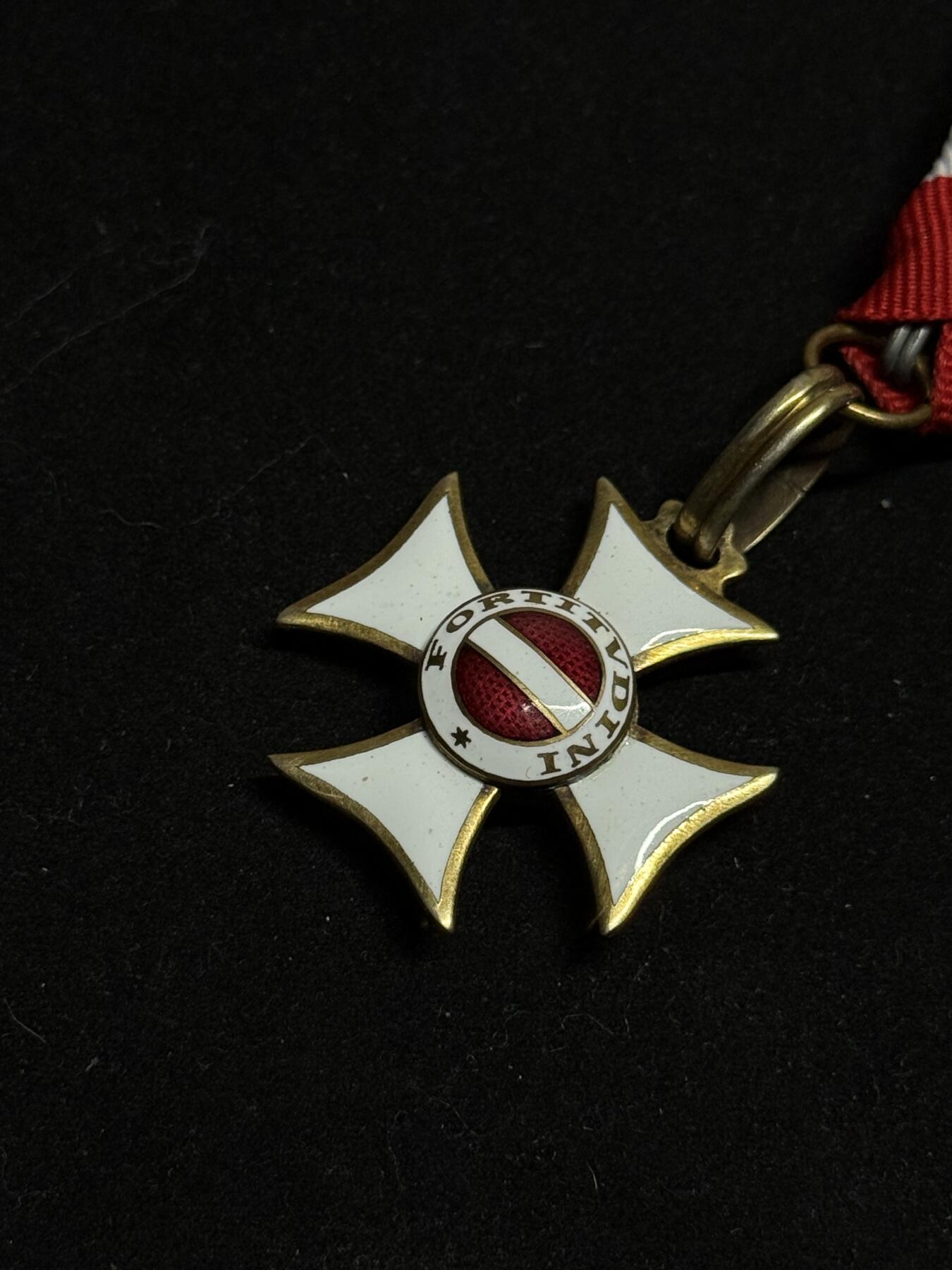 欢庆元旦！戎马世界章牌大赏第109期元旦大拍