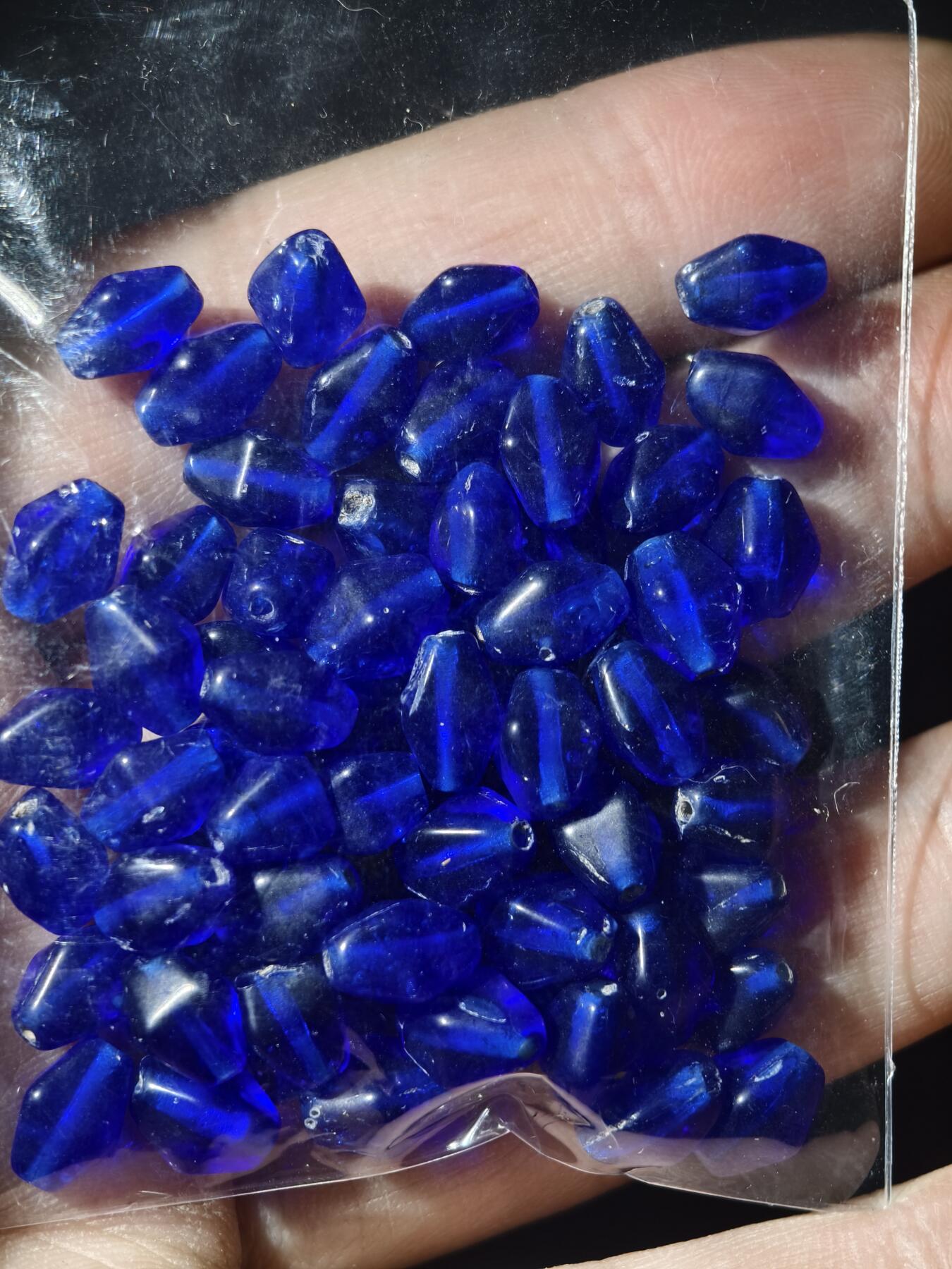 97期回流戒指饰品杂件纪念章丝路钱币专场 中亚回流珠子