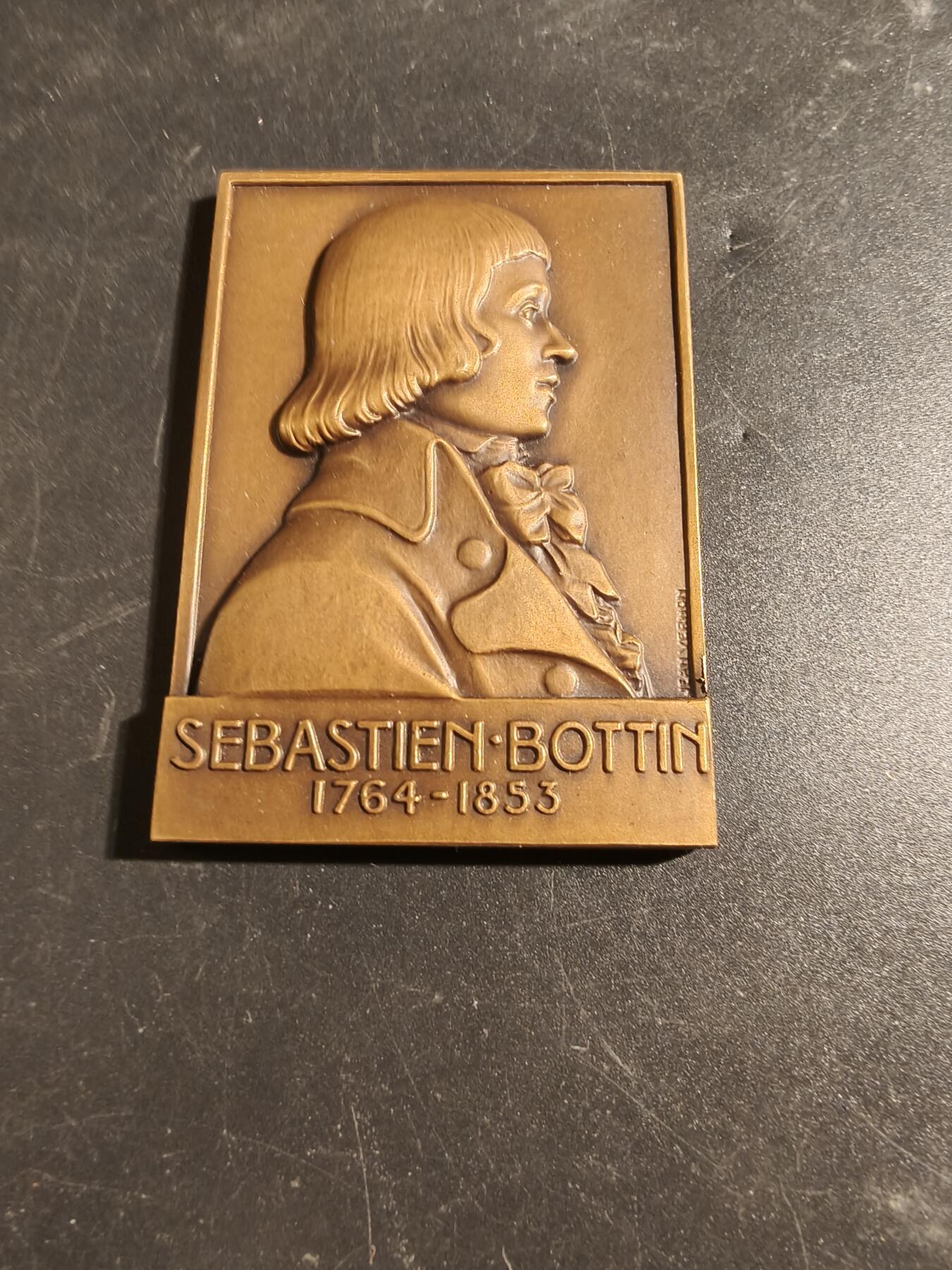 老王徽章第171期 法国著名作家塞巴斯蒂安·博坦大铜章     带盒子     尺寸44×65mm     重量106.6g
