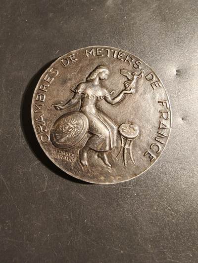 老王徽章第171期 - 法国手工业商会镀银大铜章     直径58mm    重量110.7g