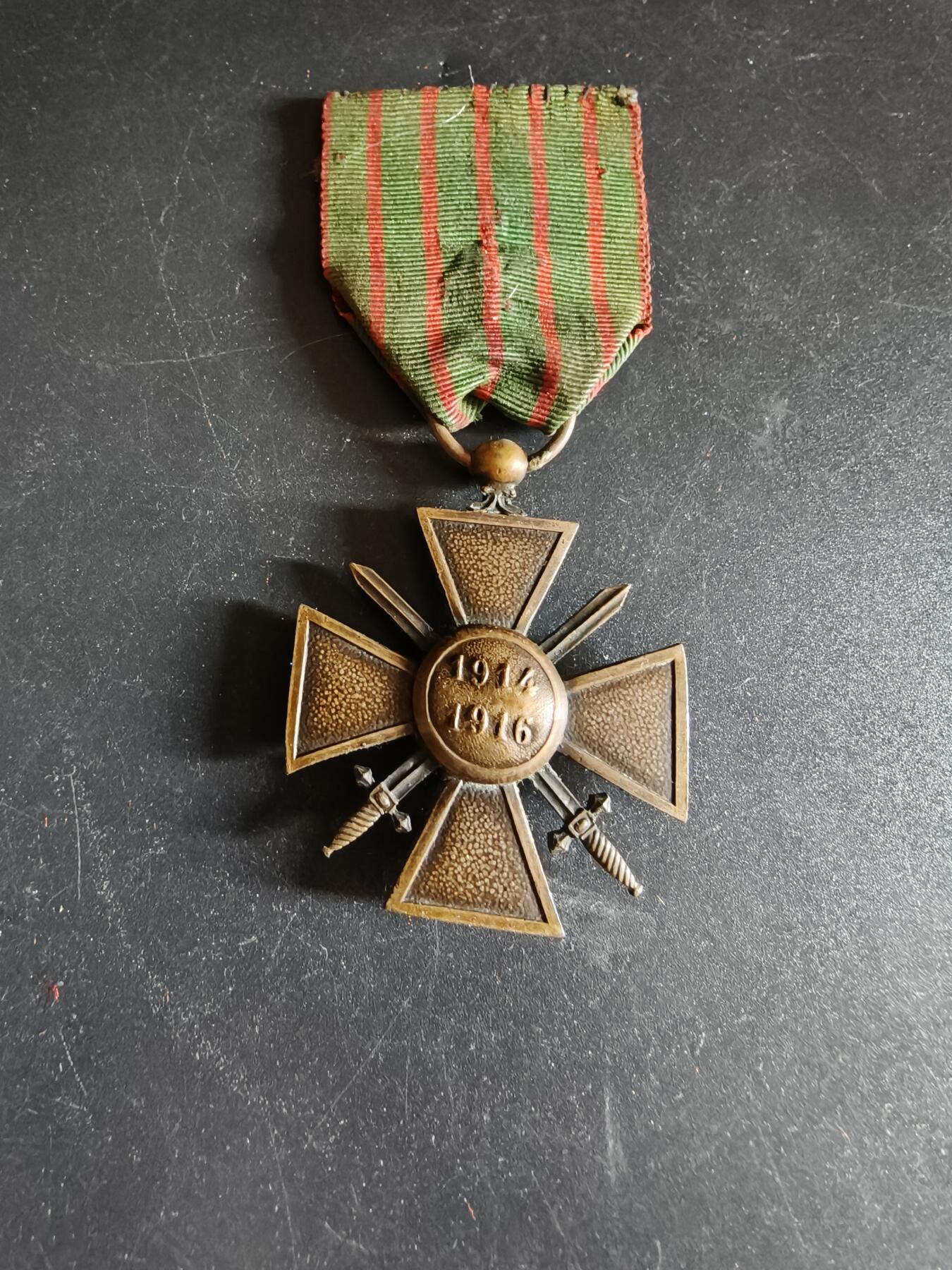 老王徽章第171期 法国1916战争十字奖章    一颗铜星勋饰