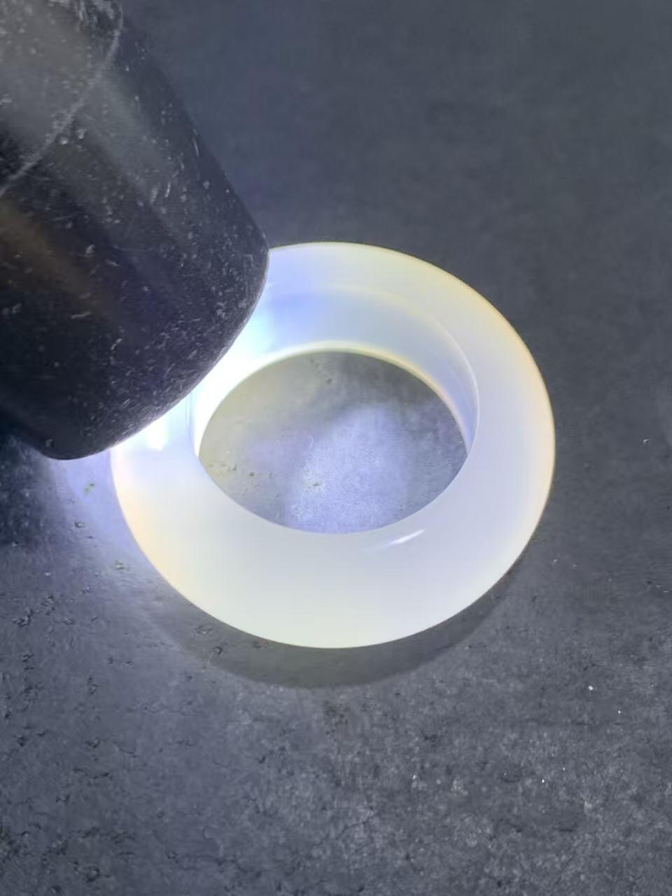 精美冰透高玉化荔枝冻玛瑙戒指一个，