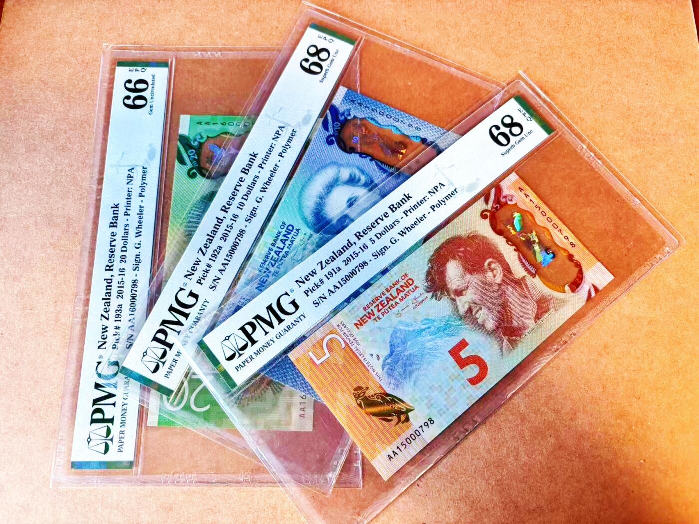 【Blue Auction】世界纸币精拍第766期——18级TOP拍卖/信誉/品质/专业/高效💫 【一组5张 AA冠798全同小号套装 含获奖钞】新西兰 2015-16年5-100元 PMG68EPQ-66EPQ  