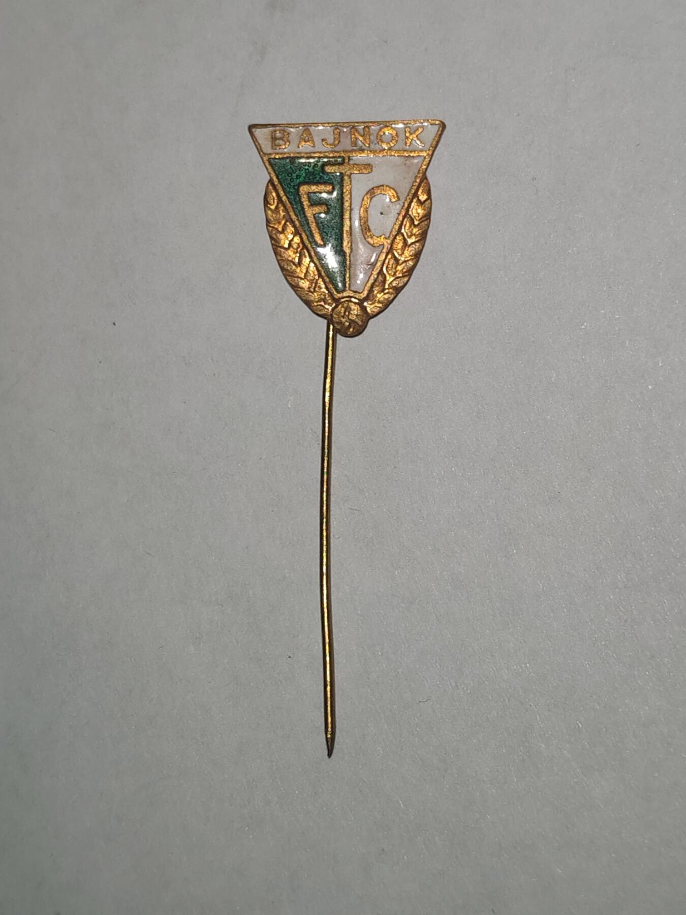 韵星假日拍卖第三十三期 -- Rimey Holidays Auction 33 匈牙利人民共和国Ferencvarosi tc 纪念插针 历史悠久的俱乐部 从人共到现在