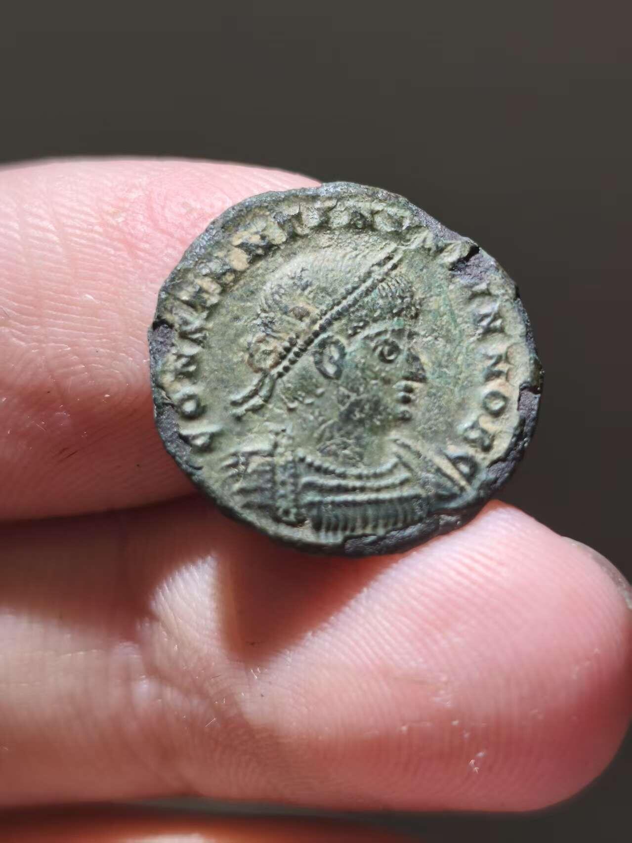 星盘世界钱币十二月二十七日古典币专场 罗马帝国君士坦丁二世富利铜币背面士兵与军旗337——340 好品细节极佳