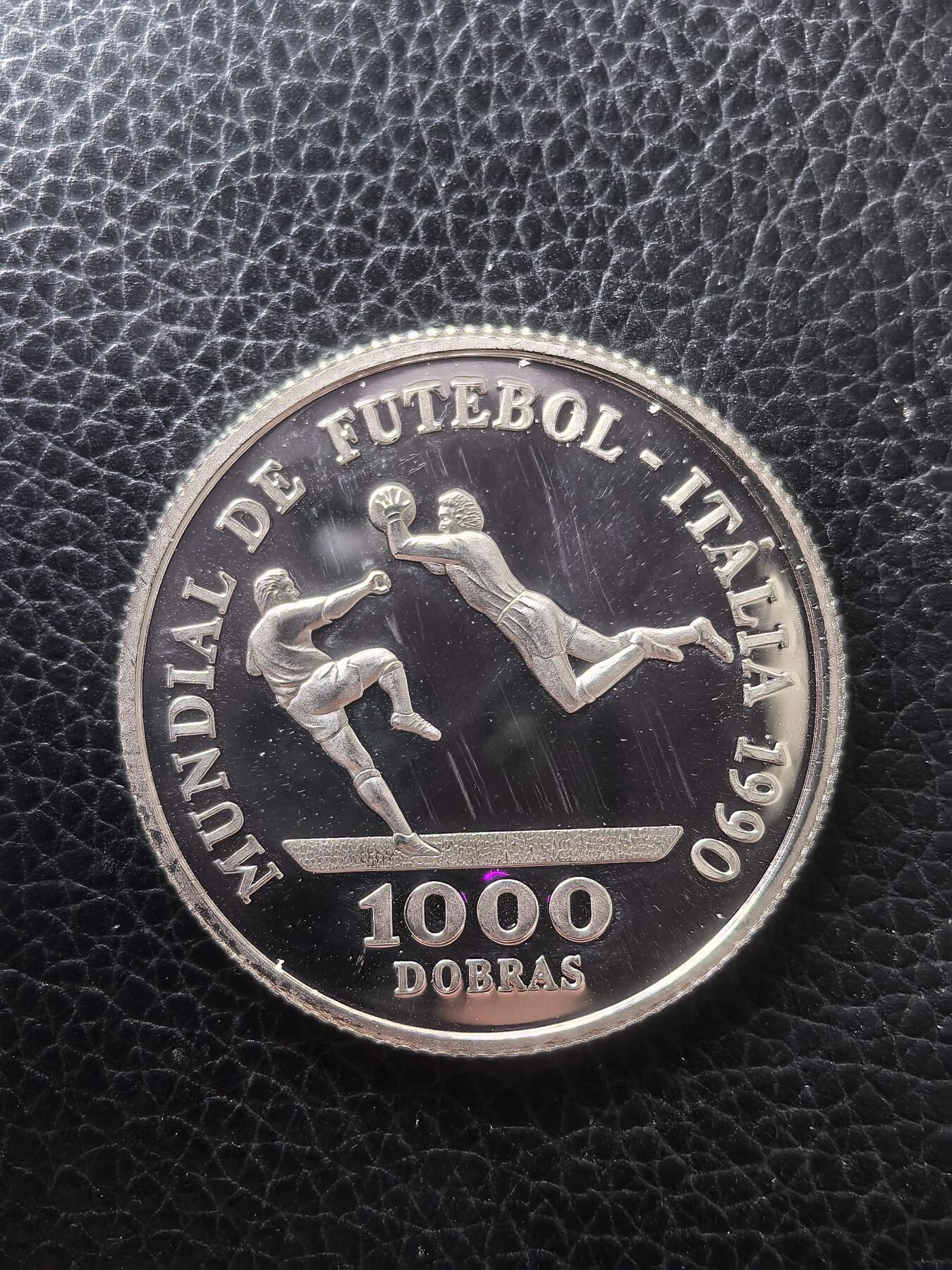 道一币馆币章第一百六十一场 圣多美和普林西比1990年意大利世界杯-射门和扑救1000多布拉精制银币  23.33g 925S 15000