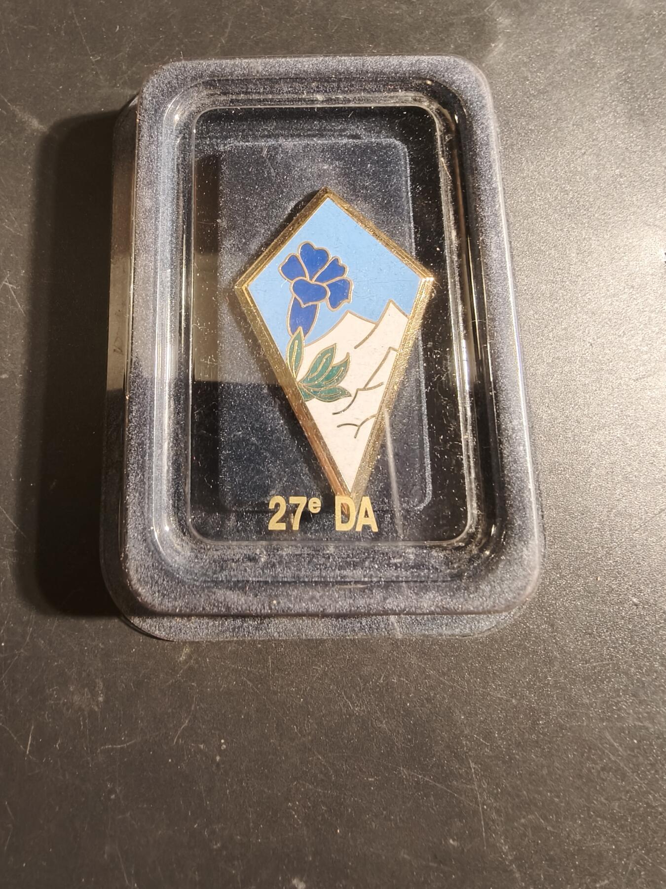 老王徽章第171期 法国第27步兵师证章    原盒