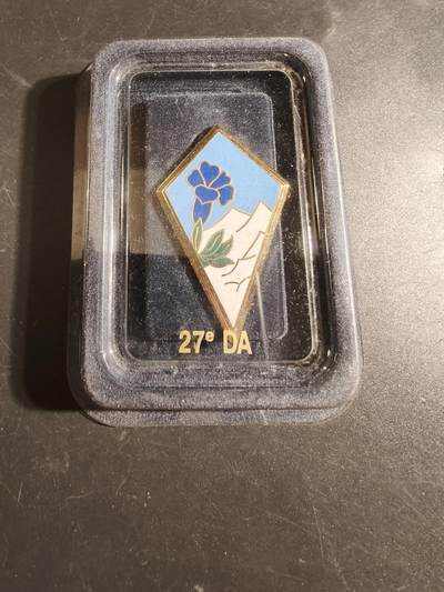 老王徽章第171期 - 法国第27步兵师证章    原盒