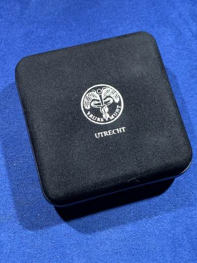 《竞宝斋》第449场 周日，周一，周二  3场连拍 （全场包邮，欢迎送拍） 荷兰1989年1杜卡特精制银币 复刻1816年银杜卡特 873银28.25克 盒证全