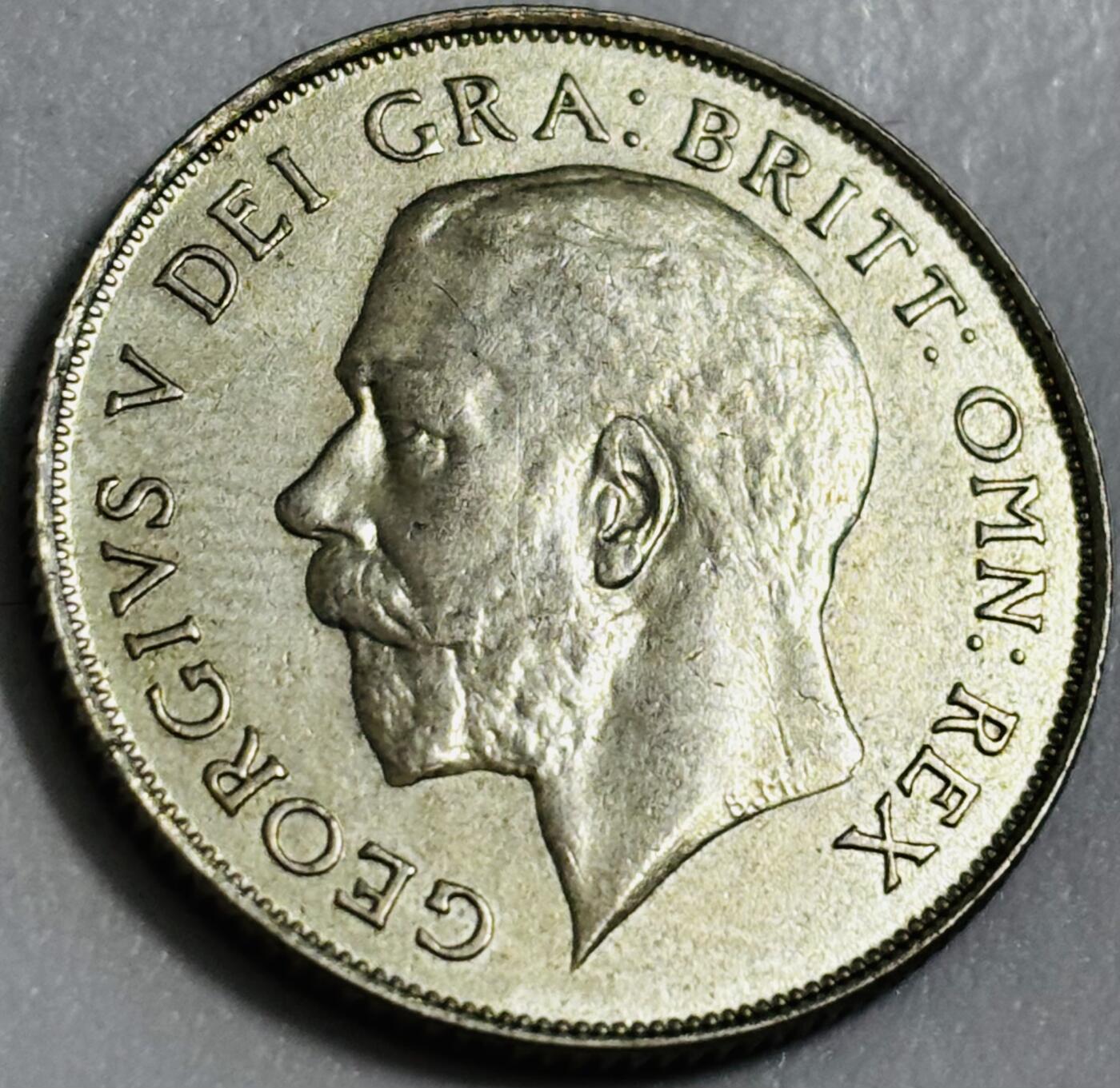 文馨钱币收藏第 286 场，圣诞节专场【 长期接收代拍品低至 0 佣金】 稀少 1922 年英国乔治五世 1 先令银币，第二版本 500 银，MS 级别，裸币天花板，可以搏分数，有想法的老板可以拍了送评级