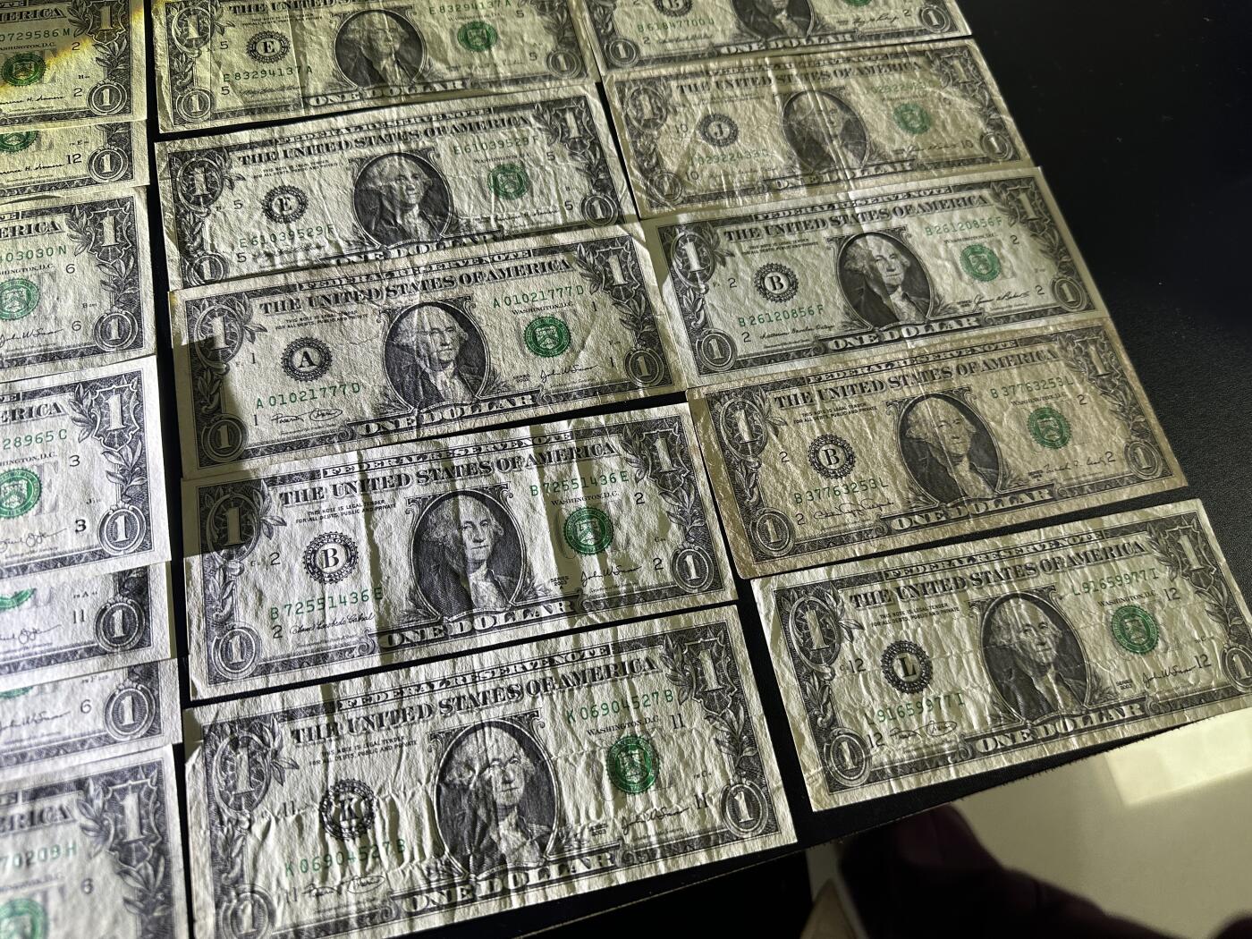 《外钞收藏家》第五百九十六期（精品大拍场）（本平台长期征集拍品、欢迎藏友们联系合作）