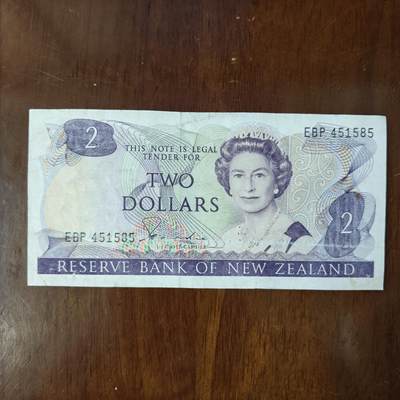新西兰 1981年版 2圆(花冠 女王) 流通品相原图片 - 新西兰 1981年版 2圆(花冠 女王) 流通品相原图片
