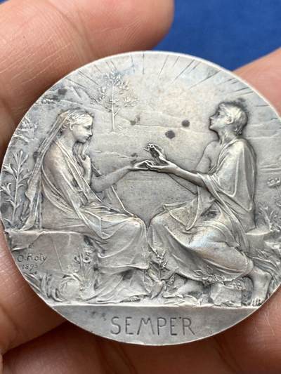 《竞宝斋》第449场 周日，周一，周二  3场连拍 （全场包邮，欢迎送拍） 罗蒂作品 婚礼银章 永恒的爱情  31.8克 41.2mm 丰饶角1银标