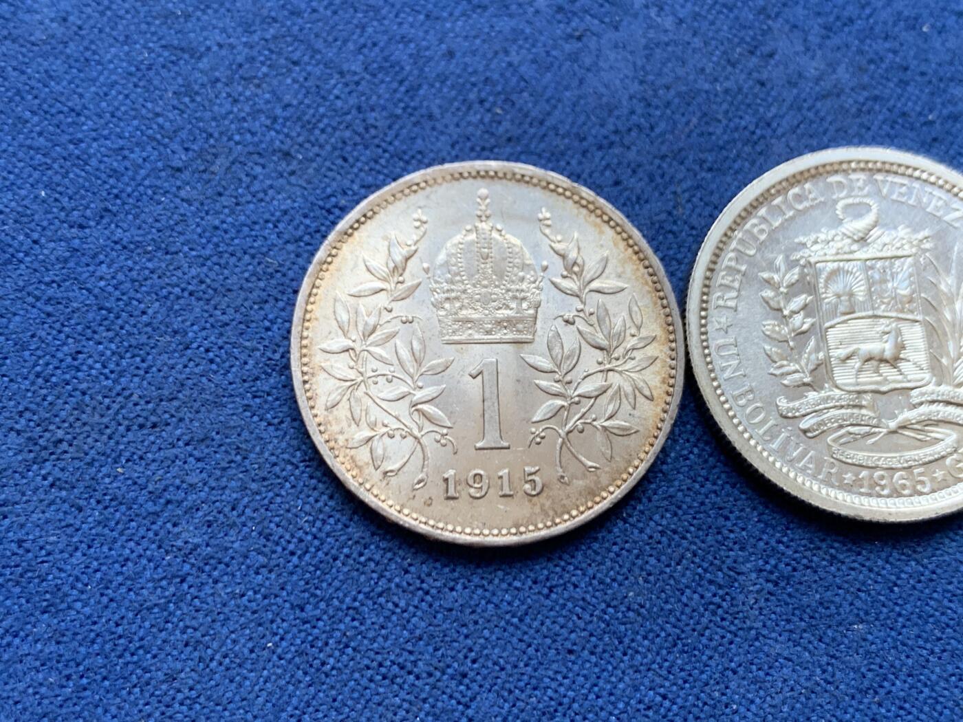 《竞宝斋》第449场 周日，周一，周二  3场连拍 （全场包邮，欢迎送拍） 银币3枚一组 匈牙利1915年1科罗娜 + 委内瑞拉1965年1玻利瓦尔 + 1960年50分 状态极好 不是原光就是五彩