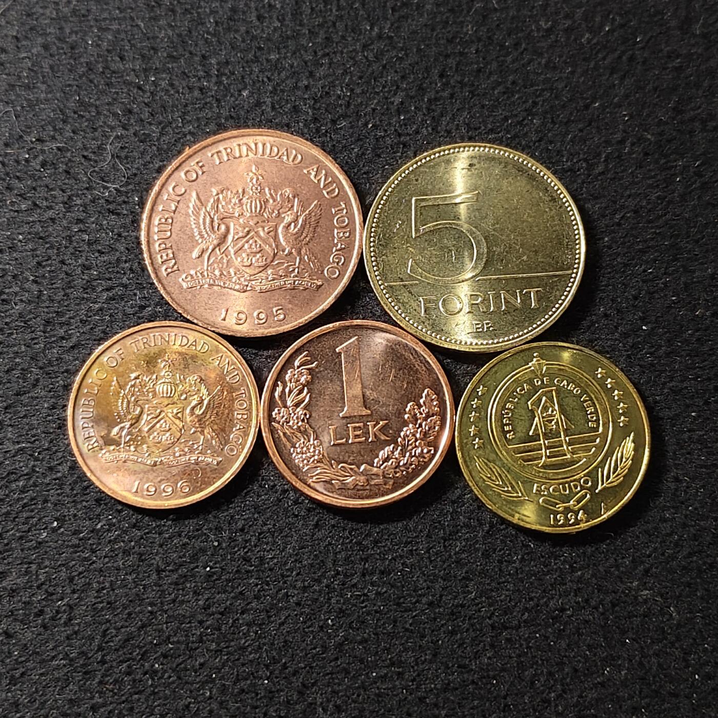 【全场包邮】纯粹捡漏拍488场（免费代拍第25场） 世界各国各年份动物币5枚一组