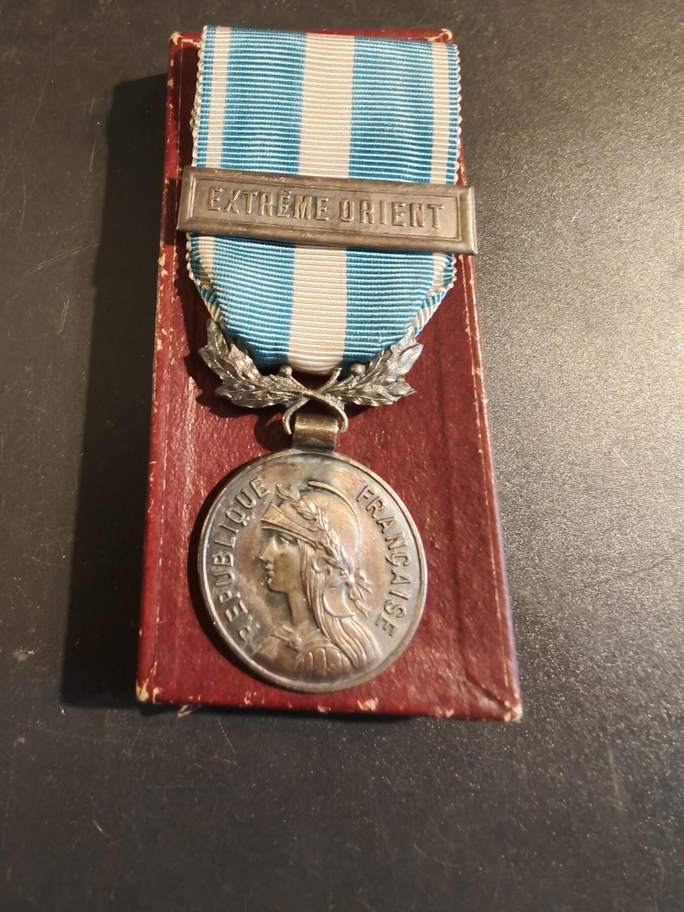 老王徽章第171期 法国殖民奖章    远东勋条    带纸盒
