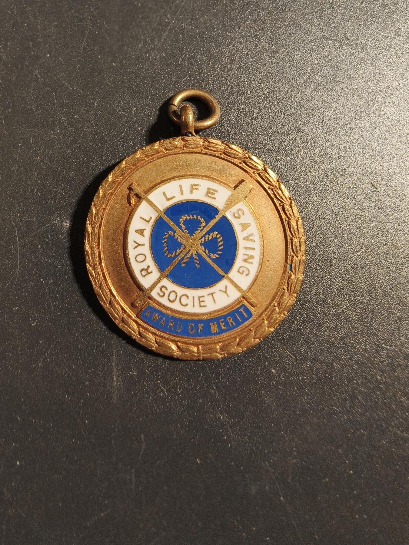 老王徽章第171期 英国拯救生命协会奖章     1947年实发    带珐琅