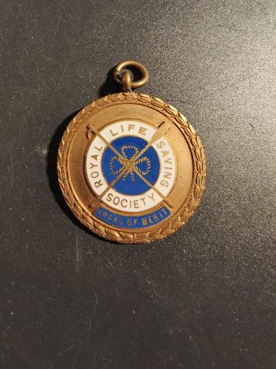 老王徽章第171期 - 英国拯救生命协会奖章     1947年实发    带珐琅