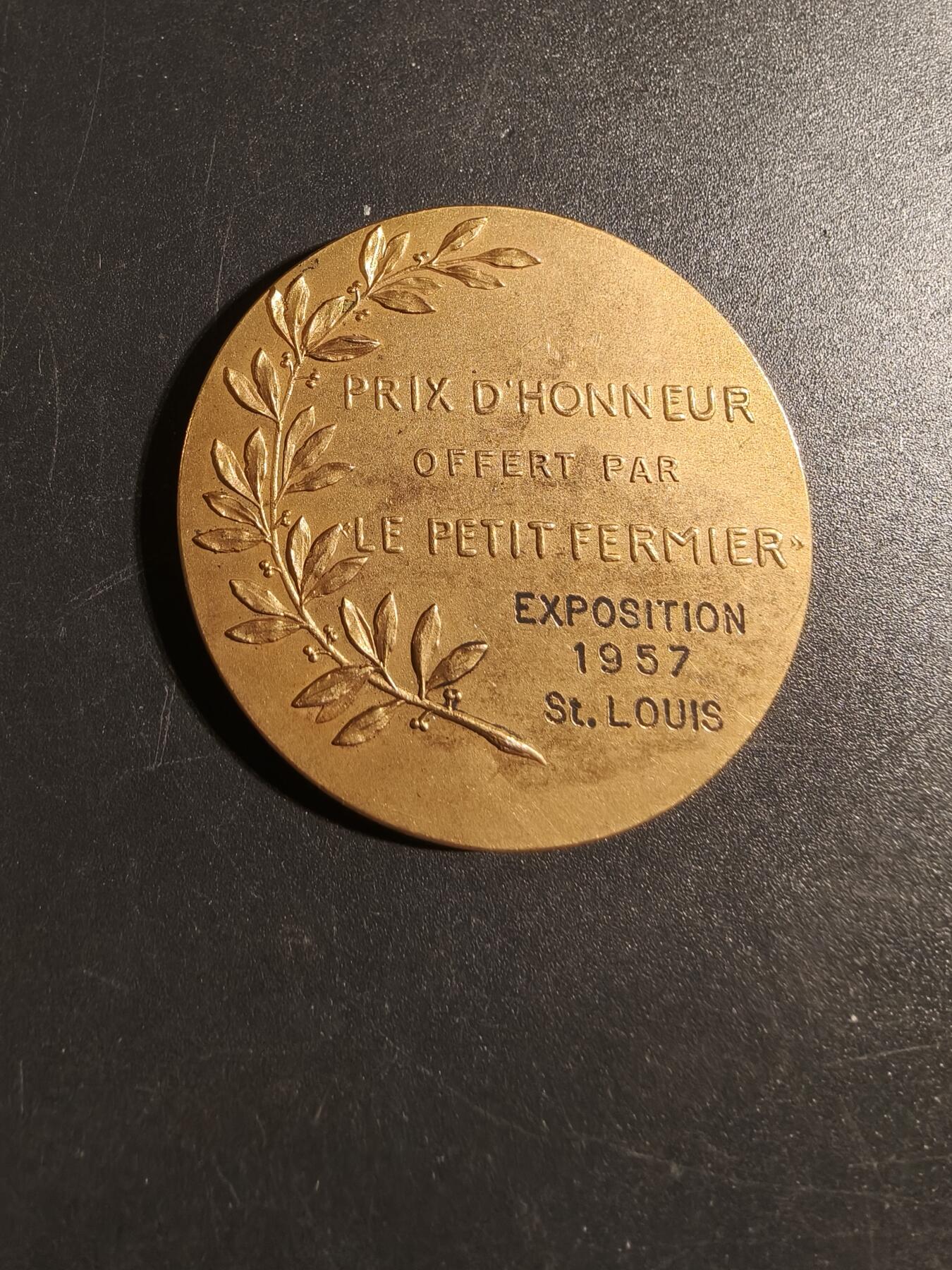 老王徽章第171期 法国圣路易斯《小小农民》主题展览会大铜章    直径40mm    重量24.9g