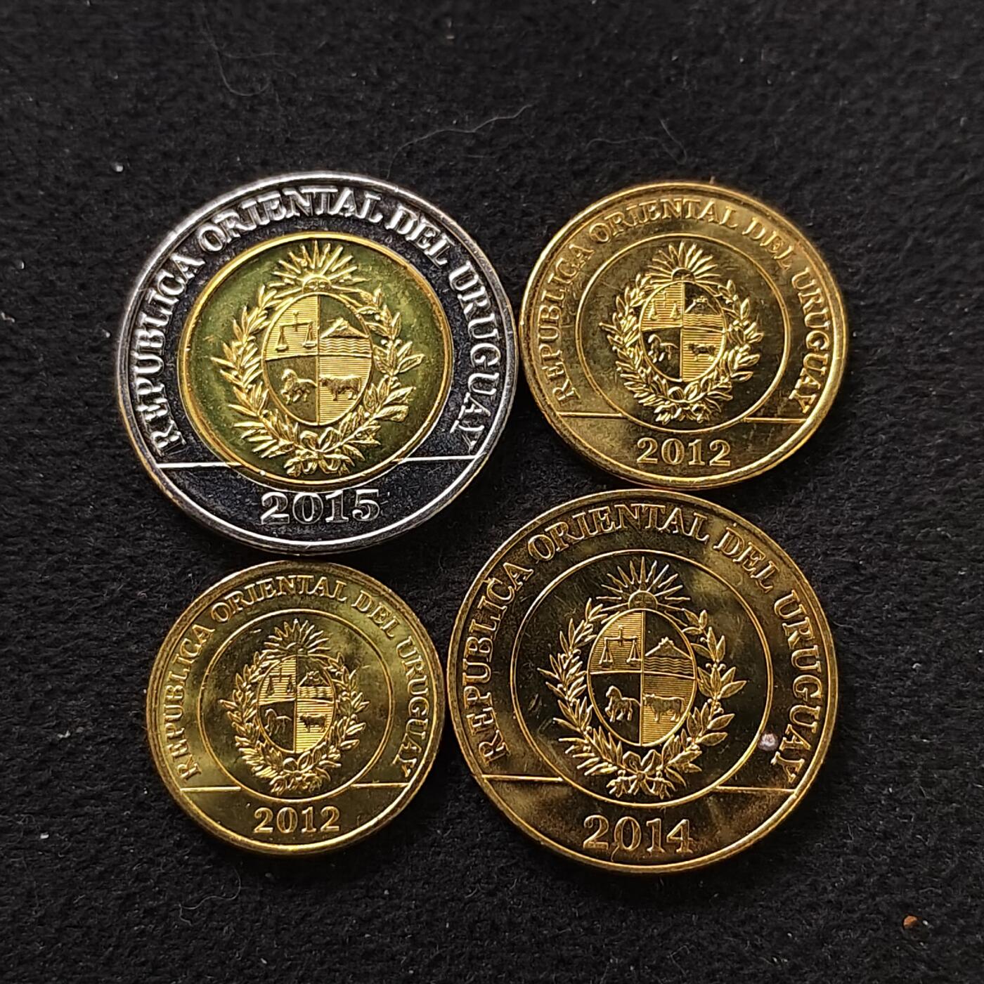 【全场包邮】纯粹捡漏拍488场（免费代拍第25场） 乌拉圭2012-2015年4枚套币