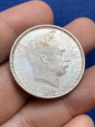 《竞宝斋》第449场 周日，周一，周二  3场连拍 （全场包邮，欢迎送拍） - 丹麦1912年克里斯蒂安十世登基（弗雷德里克八世之死）2克朗银币，800银，重量15g，直径31mm