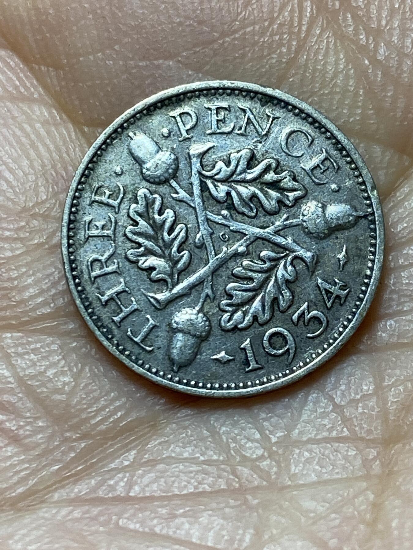 2025年第一百四十四场(总第一百七十场）品种丰富英国一线回流散币年末特拍场第一场(免佣金) 英国🇬🇧1934年3便士银币(乔治五世第四版，500银)