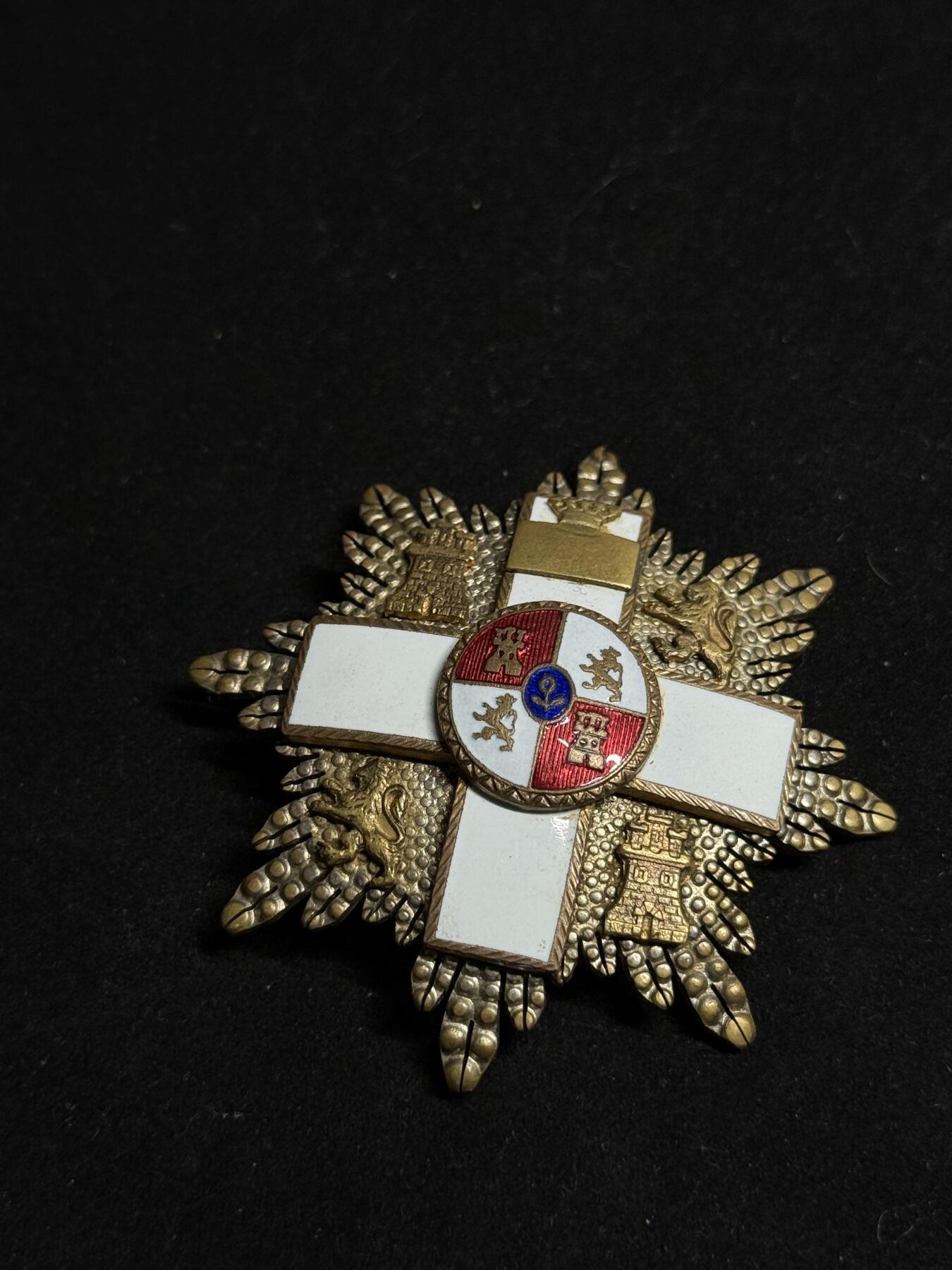 欢庆元旦！戎马世界章牌大赏第109期元旦大拍 西班牙军事功勋勋章星芒章，弗朗哥时期，铜制