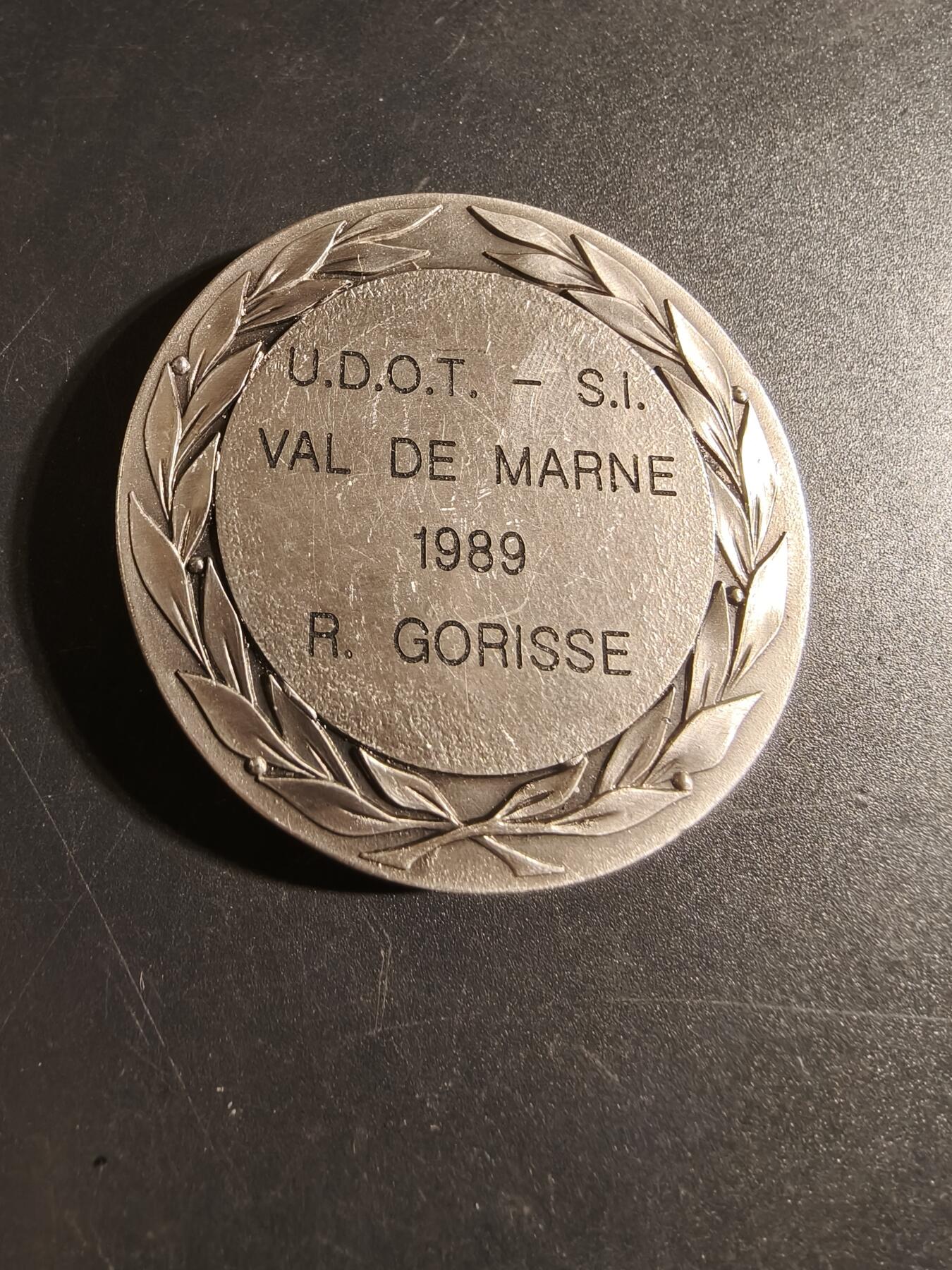 老王徽章第171期 法国马恩河谷省一战老兵镀银大铜章     直径50mm     重量55g