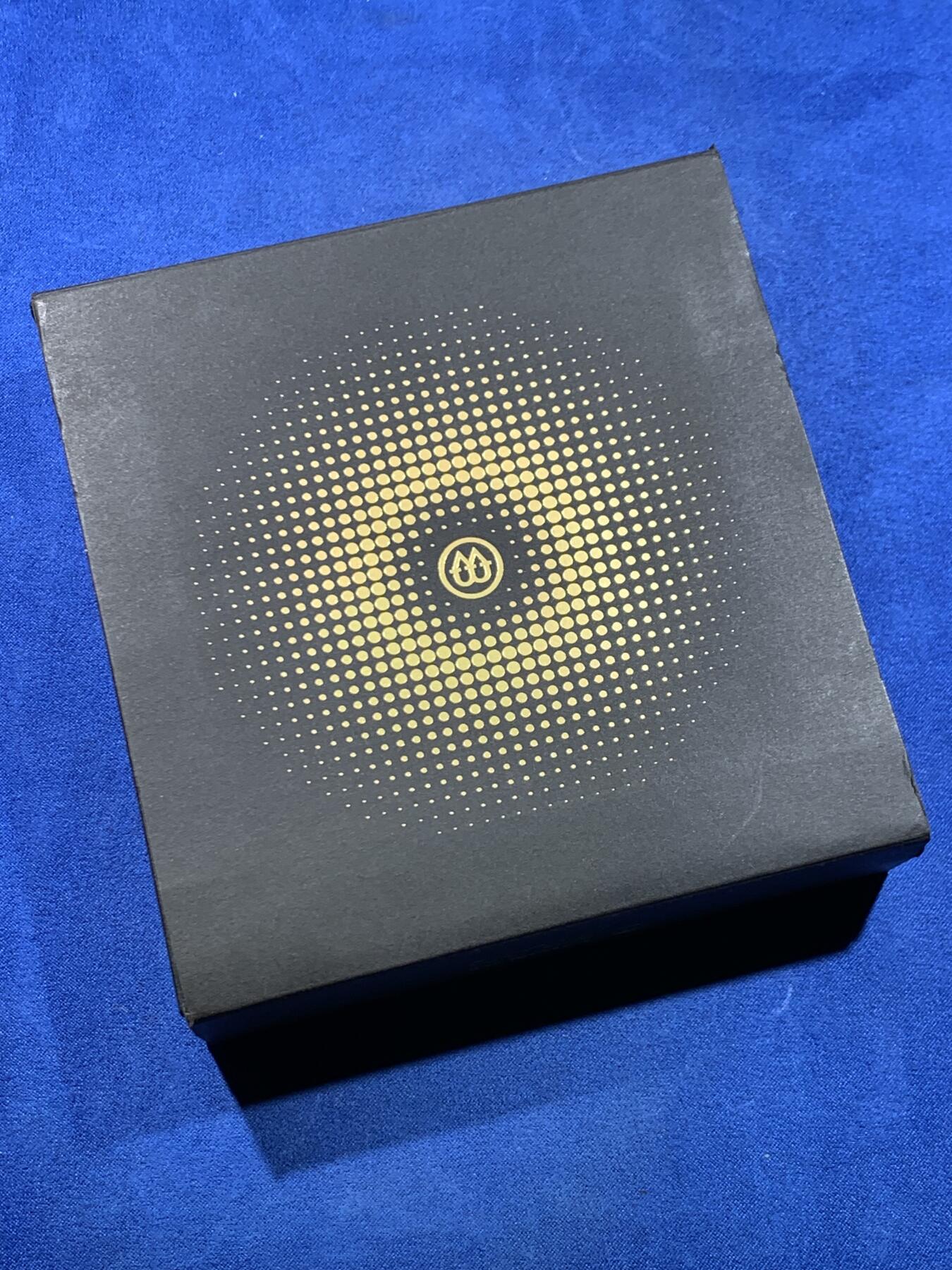 《竞宝斋》第449场 周日，周一，周二  3场连拍 （全场包邮，欢迎送拍） 喀麦隆2021年500法郎彩色立体镀铑银币 太阳系行星-天王星 17.5克999银 发行量555枚 盒证全