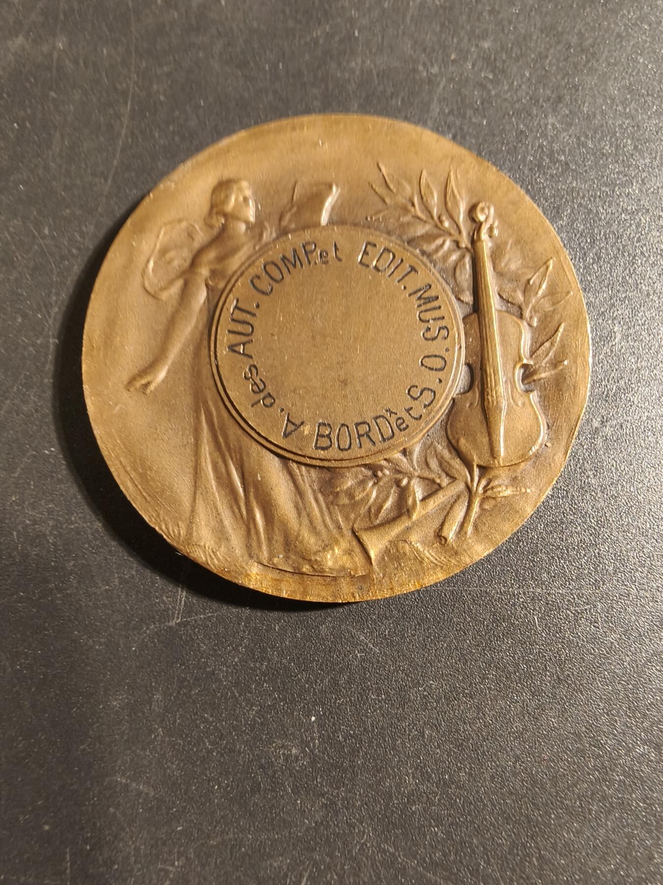 老王徽章第171期 法国波尔多音乐作家、作曲家和出版商协会大铜章     直径41mm     重量31.3g