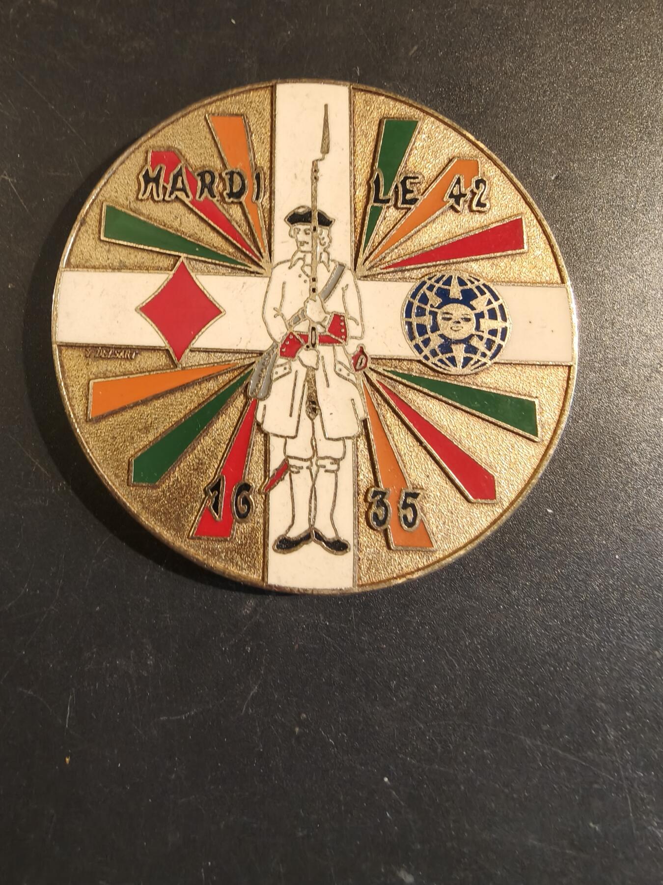 老王徽章第171期 法国第42步兵团纪念章    直径68mm    重量110.7g