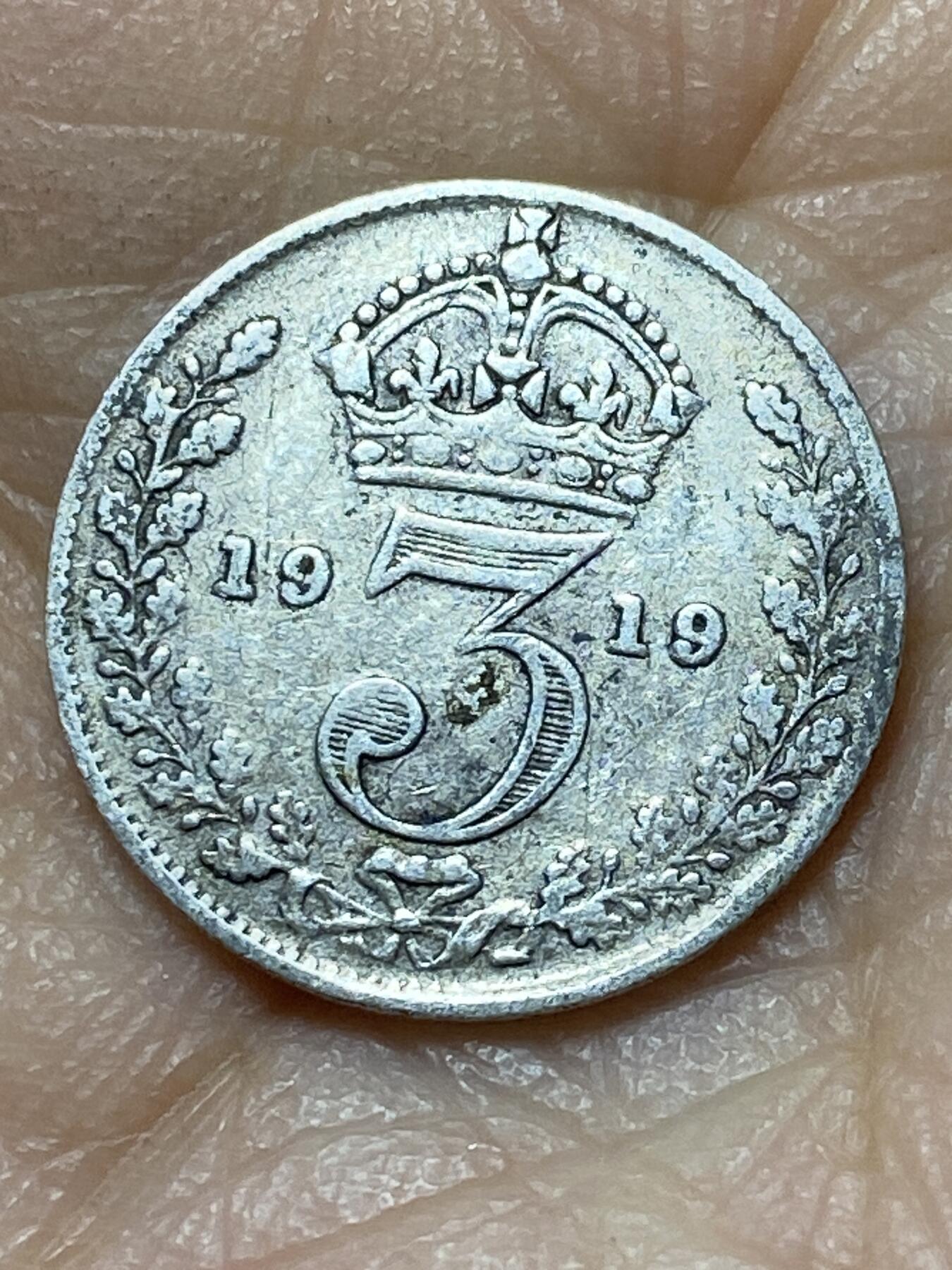 2025年第一百四十四场(总第一百七十场）品种丰富英国一线回流散币年末特拍场第一场(免佣金) 英国🇬🇧1919年3便士银币(乔治五世第一版，925高银)