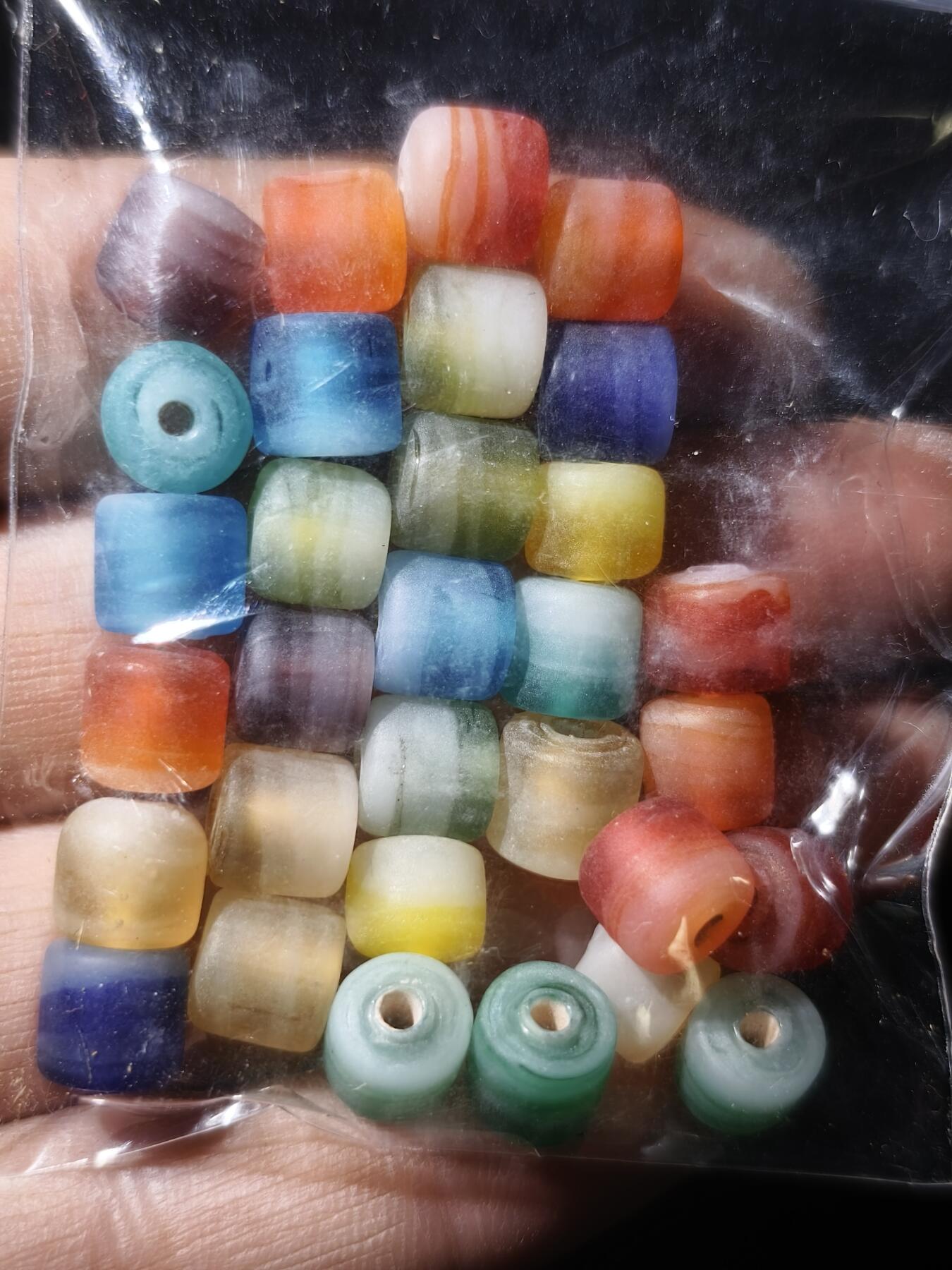 97期回流戒指饰品杂件纪念章丝路钱币专场 中亚回流珠子