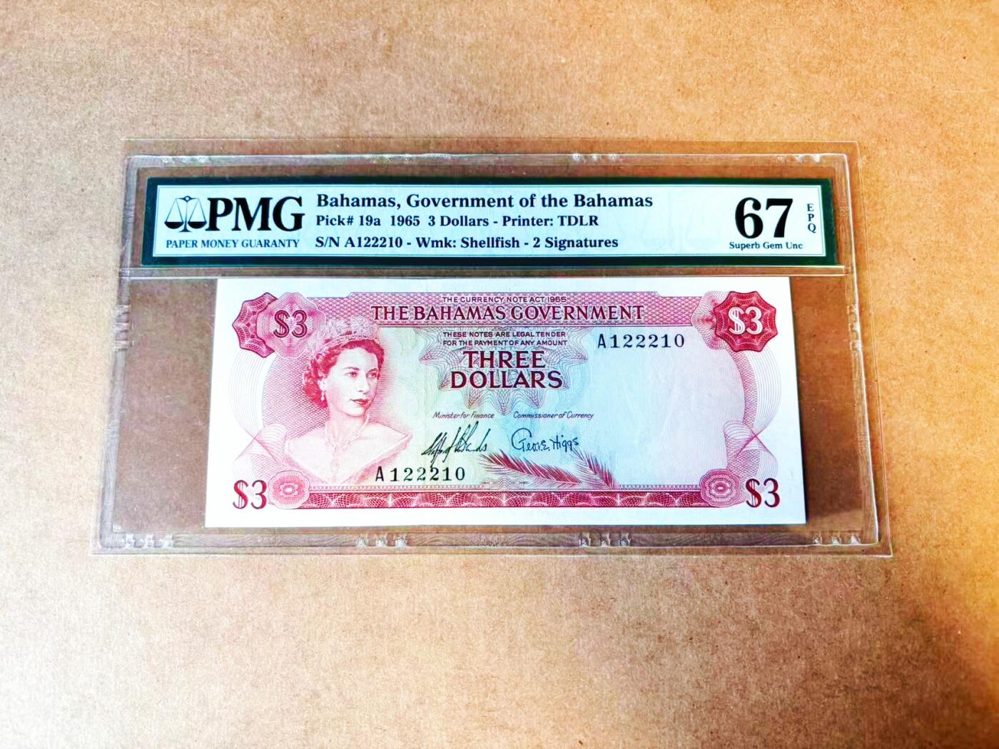 【Blue Auction】世界纸币精拍第766期——18级TOP拍卖/信誉/品质/专业/高效💫 【A冠初版 仅2张更高分】巴哈马1965年3元 政府第一版 彩背 PMG67EPQ高分