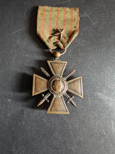 老王徽章第171期 - 法国1916战争十字奖章    一颗铜星勋饰