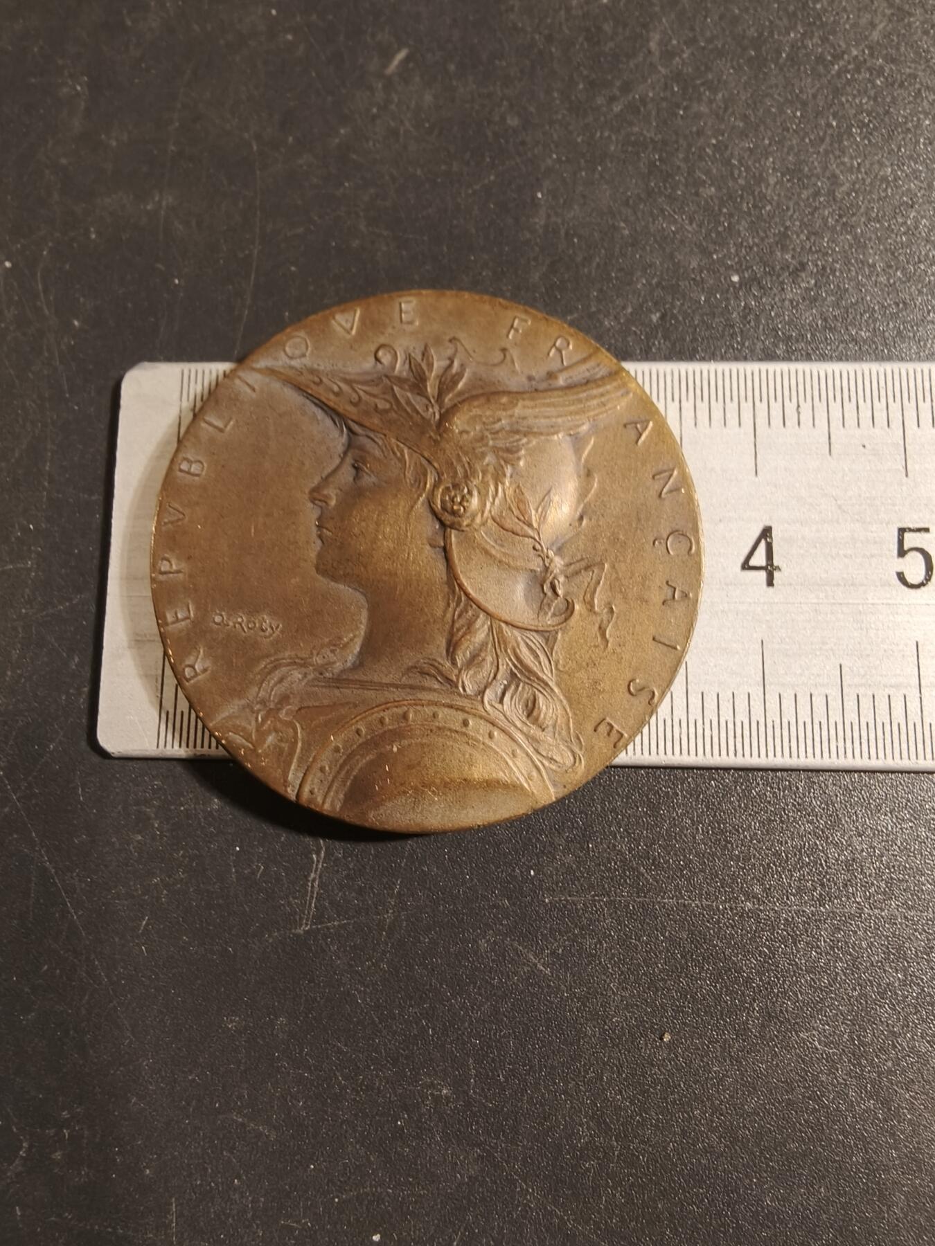 老王徽章第171期 法国内务部大铜章     戎装玛丽安娜    大师罗蒂作品     直径36mm     重量24.8g