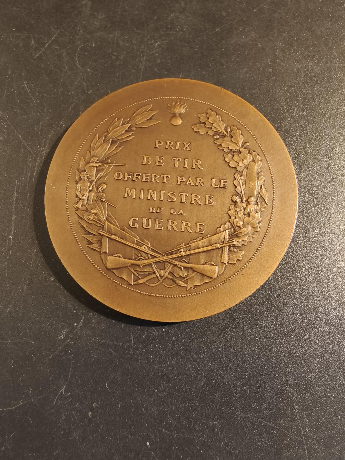 老王徽章第171期 法国战争部射击竞赛大铜章     亨利杜布瓦作品    直径50mm    重量64.1g