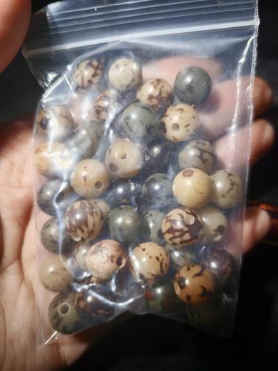 97期回流戒指饰品杂件纪念章丝路钱币专场 - 中亚回流珠子