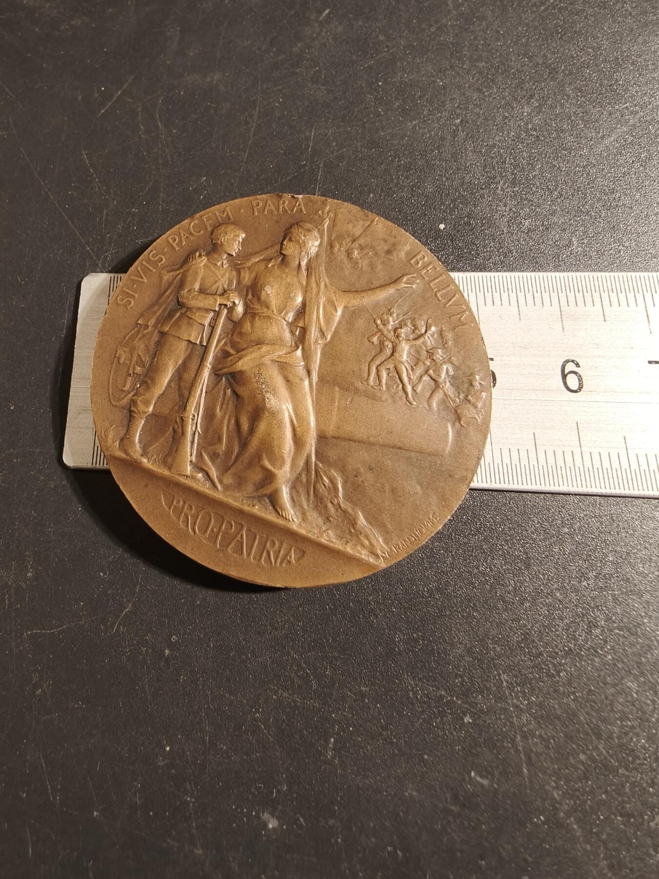 老王徽章第171期 法国战争部军事准备大铜章     直径50mm     重量67.9g      大师普鲁多姆作品