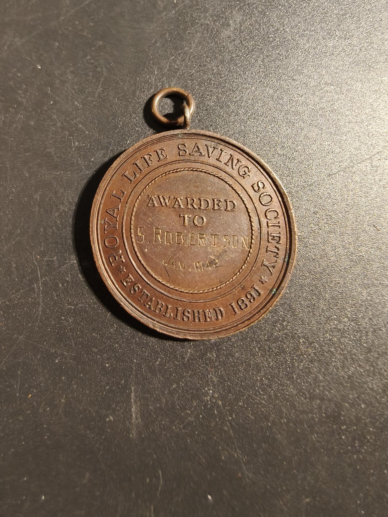 老王徽章第171期 英国拯救生命协会奖章     1942年实发