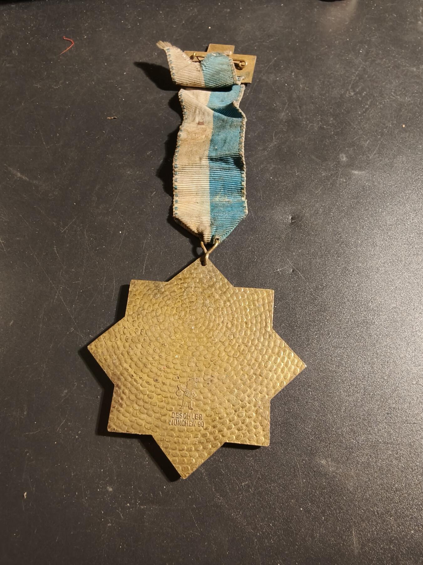 老王徽章第171期 德国国际旅馆、餐馆和酒吧工人联盟纪念章   大尺寸